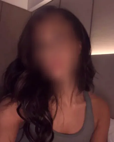 Alexandra, 33 anni