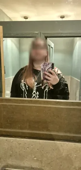 Anisa, 21 anni
